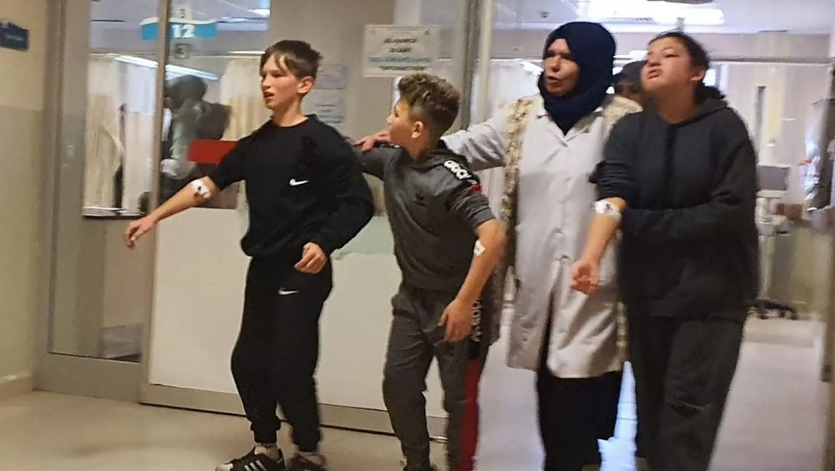 Bursa'da gıda zehirlenmesi sonucu 13 öğrenci hastanelik oldu