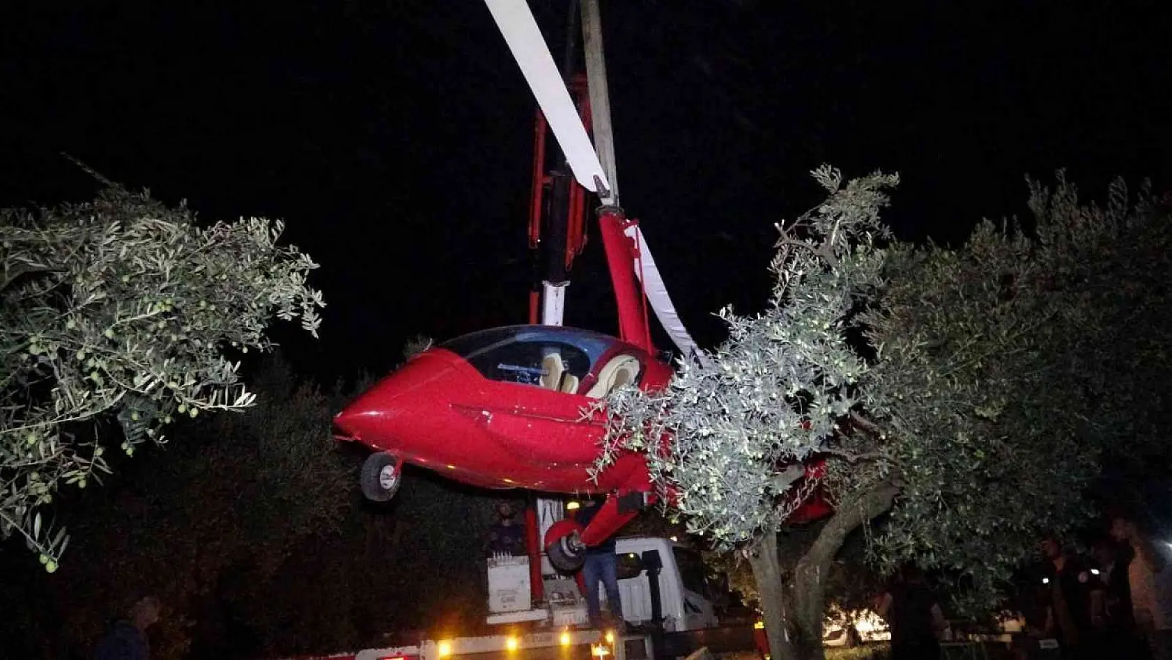 Bursa'da hava aracı düştüğü yerden 3 saat sonra kaldırıldı