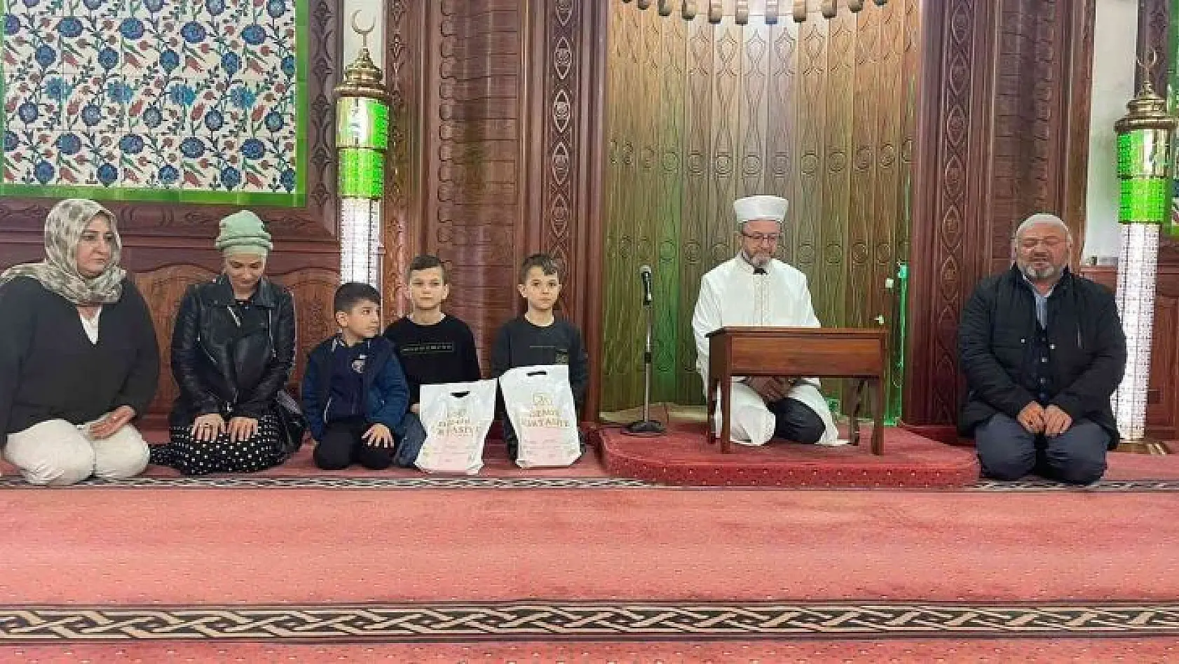 Bursa'da İslam Dininden etkilenen Moldovyalı aile Müslüman oldu