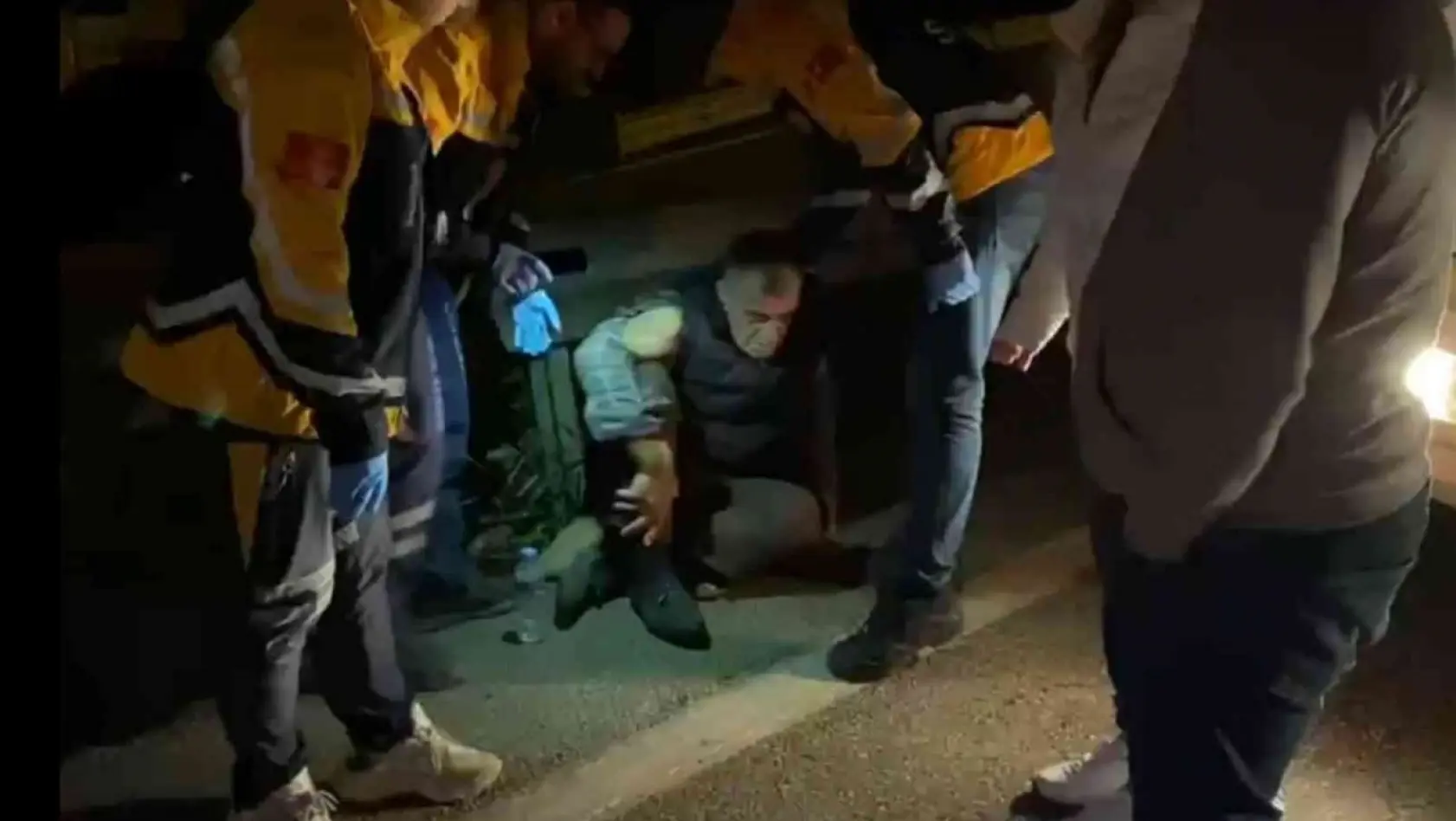 Bursa'da önünü kestikleri kamyonun şoförünü dövüp hastanelik ettiler
