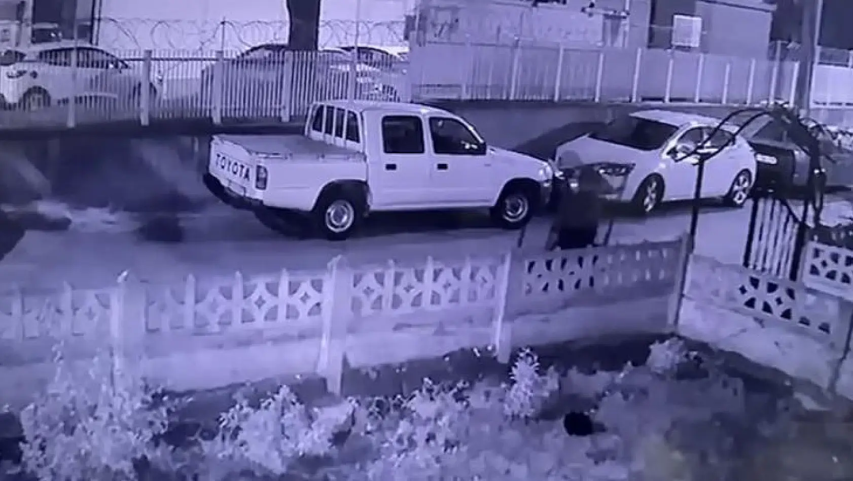 Bursa'da soğukkanlı hırsız bahçe kapısını çaldı