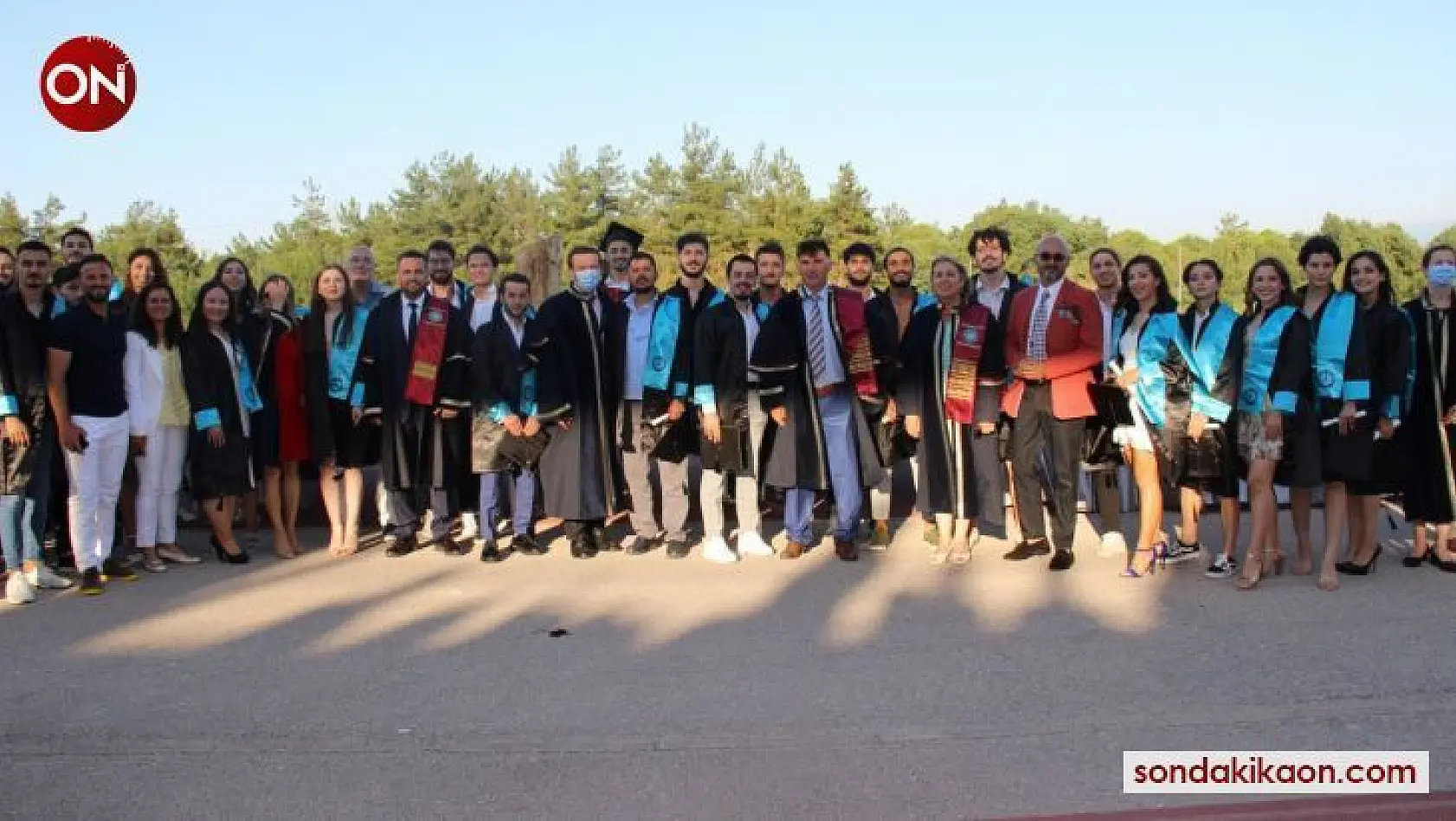 Bursa'da Spor Bilimleri Fakültesi'nde mezuniyet sevinci