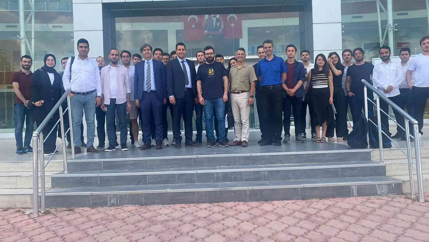 Bursa Uludağ Üniversitesi'nde otonom servis aracı tasarlandı