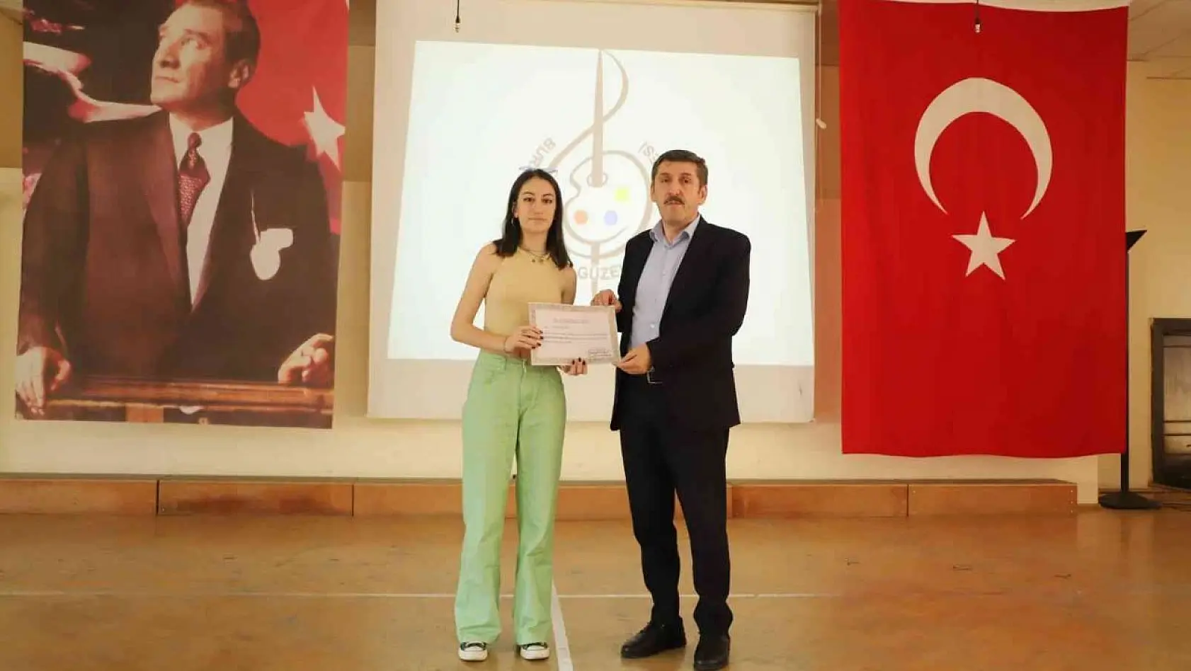 Bursa Zeki Müren Güzel Sanatlar Lisesi, 'desen' yarışmasına damga vurdu
