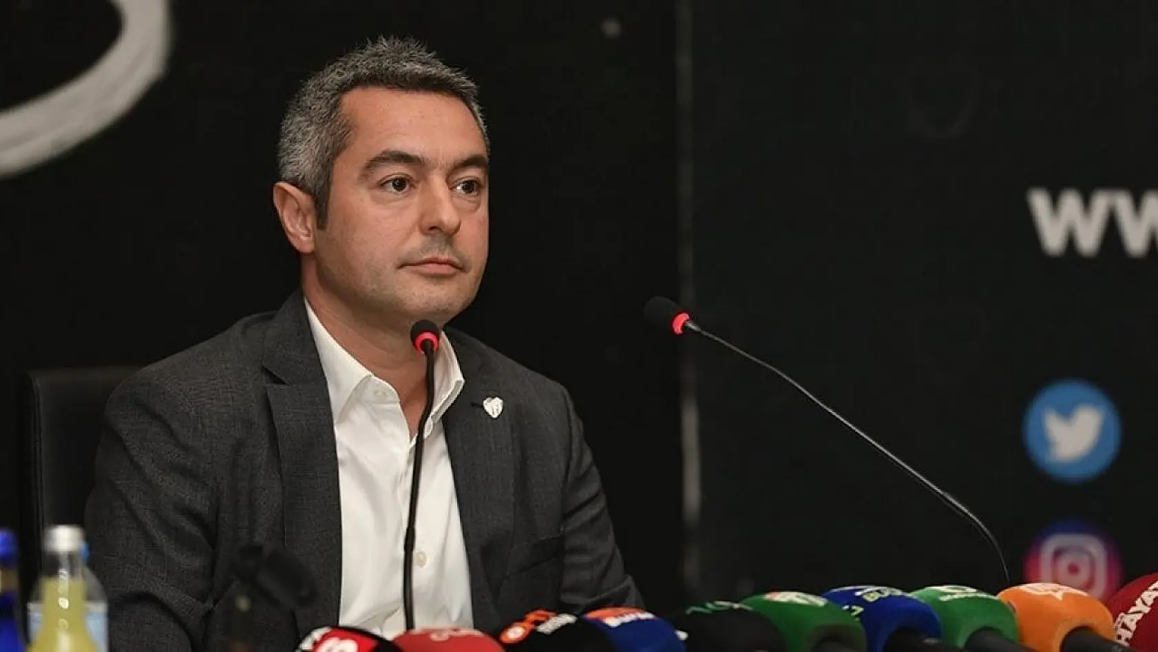 Bursaspor Başkanı Ömer Furkan Banaz: 'Taşlar, satırlar, bıçaklar sahaya atıldı'