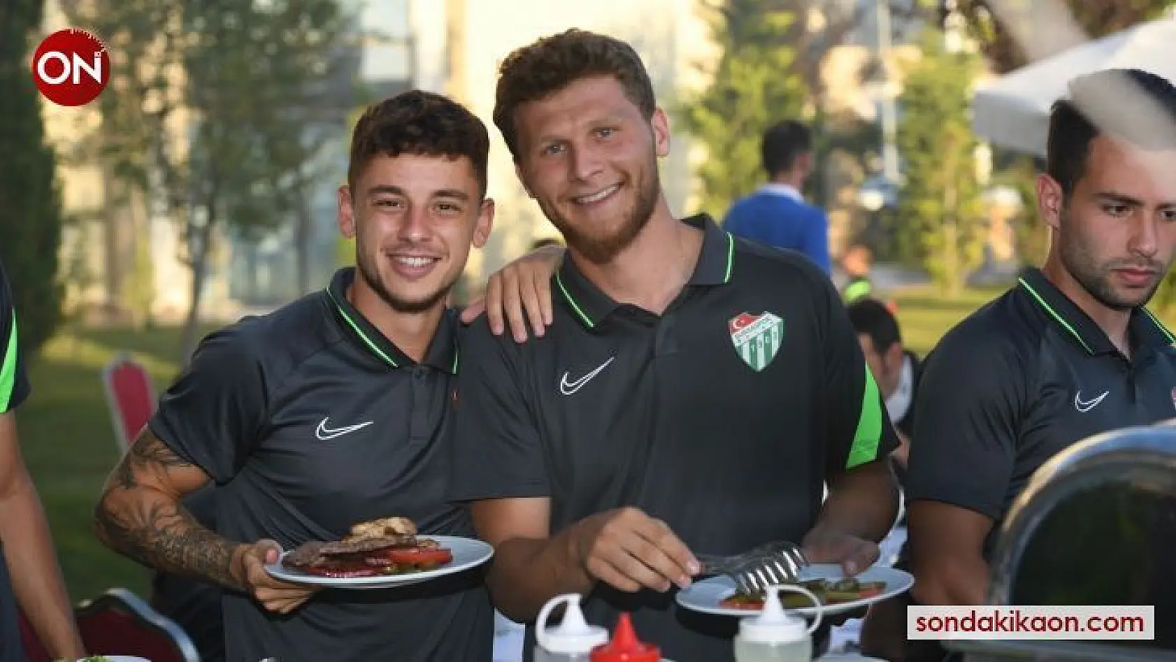 Bursasporlu futbolcular yemekte bir araya geldi