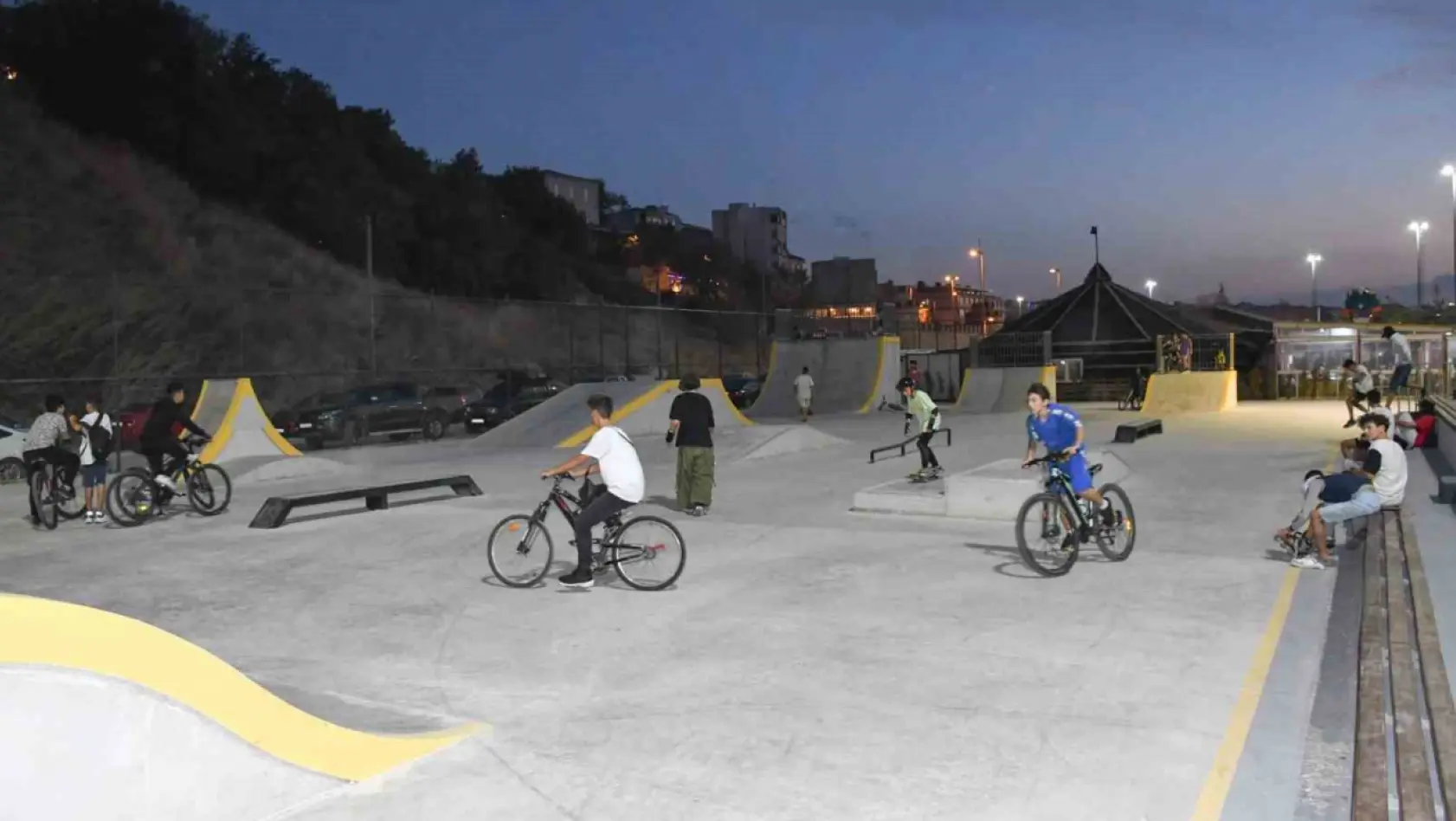 Büyükşehir'den, Bandırma'ya deniz manzaralı Skate Park