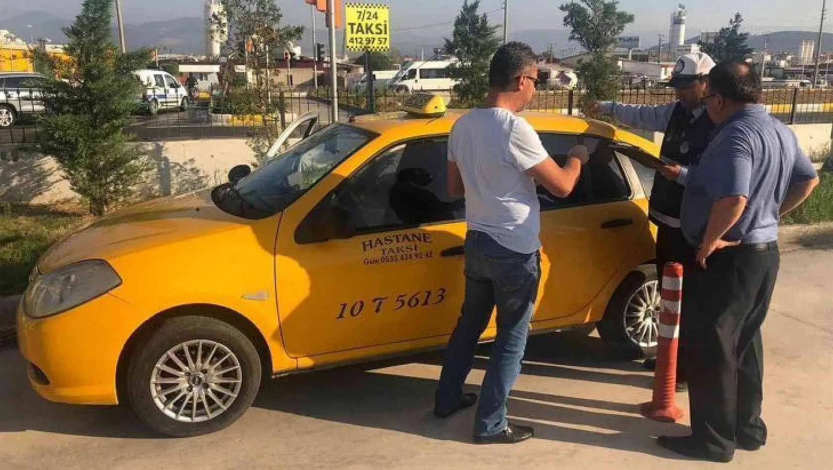 Büyükşehir toplu ulaşım araçları ve taksileri denetliyor