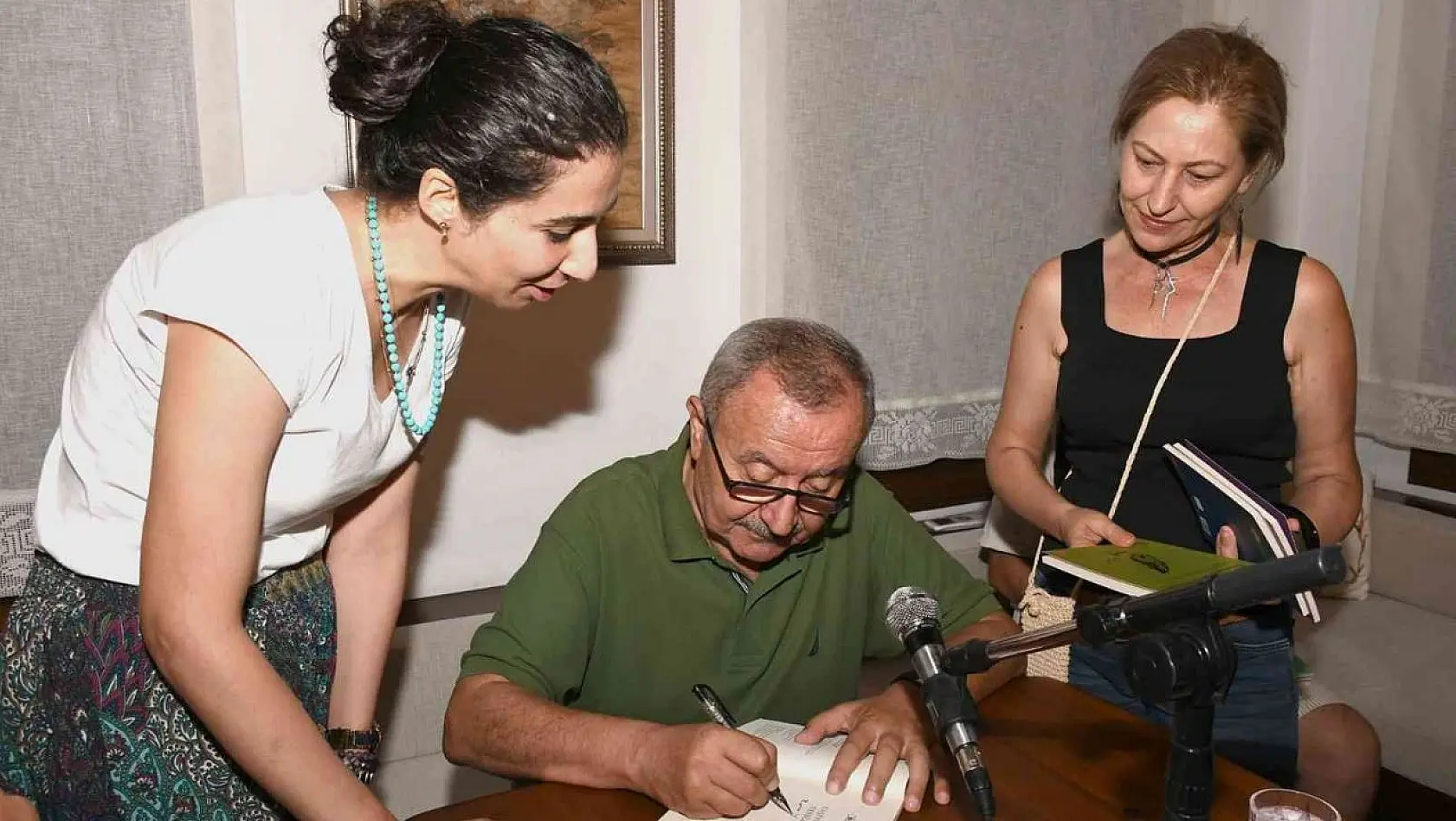 Çalıkuşu Kültür Evi ilk olarak yazar Şükrü Erbaş'ı ağırladı