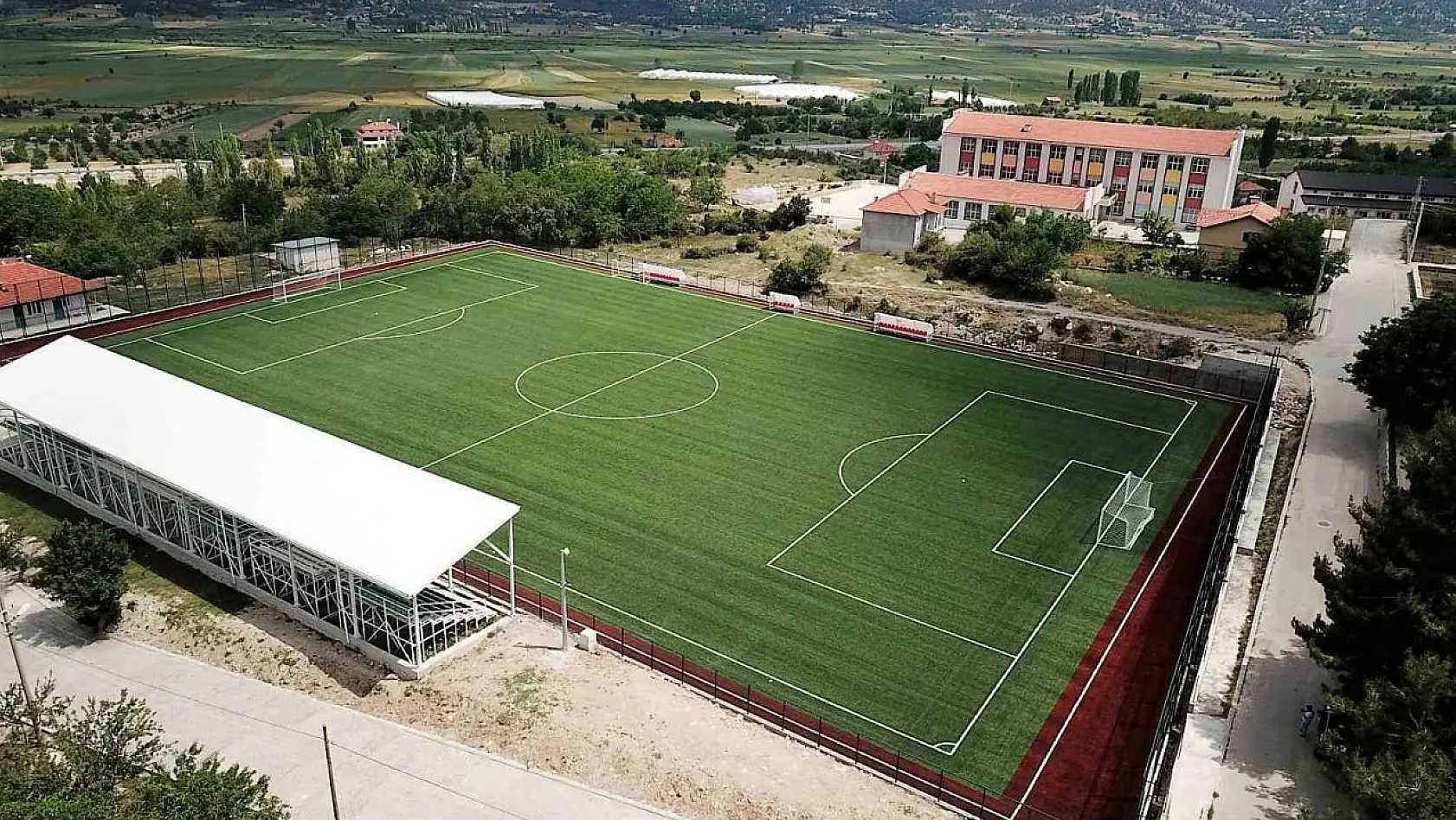 Çameli İlçe Stadyumu yeni sezona hazır