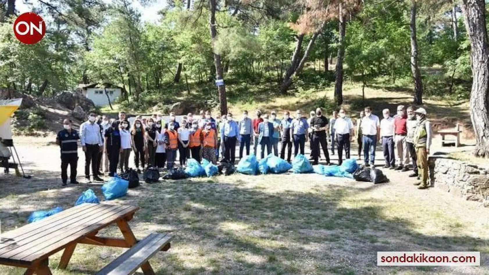 Çan'da belediye ekipleri mesire alanını temizledi