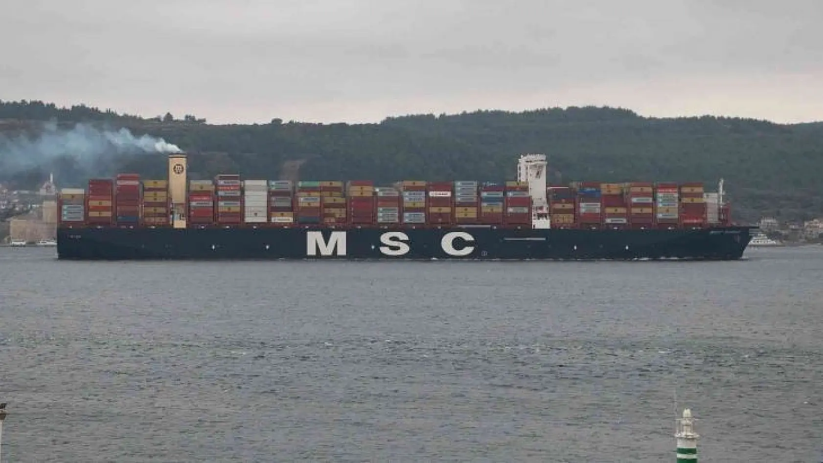 Çanakkale Boğazı, dev gemilerin geçişi için 14 saat süreyle tek yönlü trafiğe kapatıldı