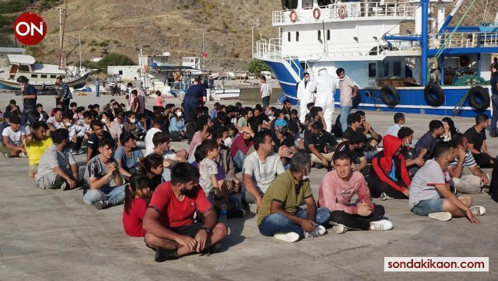 Çanakkale'de balıkçı teknesine operasyon: 231 düzensiz göçmen yakalandı