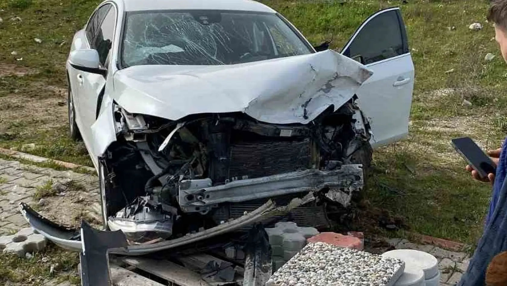 Çanakkale'de trafik kazası: 2 yaralı