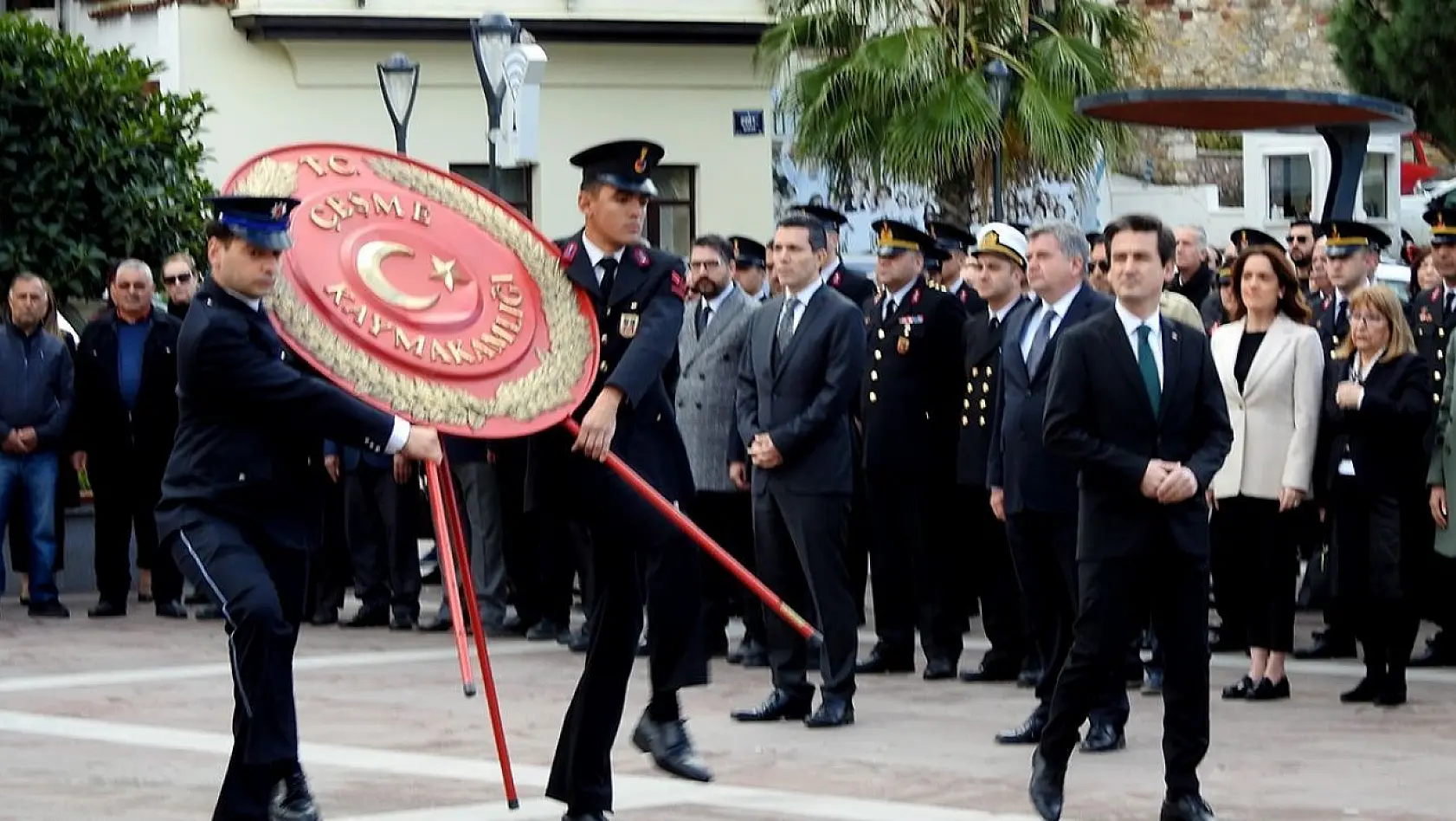 Çanakkale Deniz Zaferi'nin 108. yıldönümü Çeşme'de törenle kutlandı