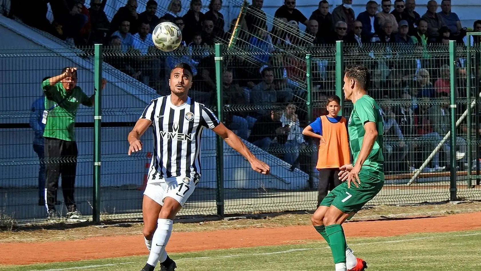 Çeşme Belediyespor, Salihli Belediyespor'u 5-0 mağlup etti