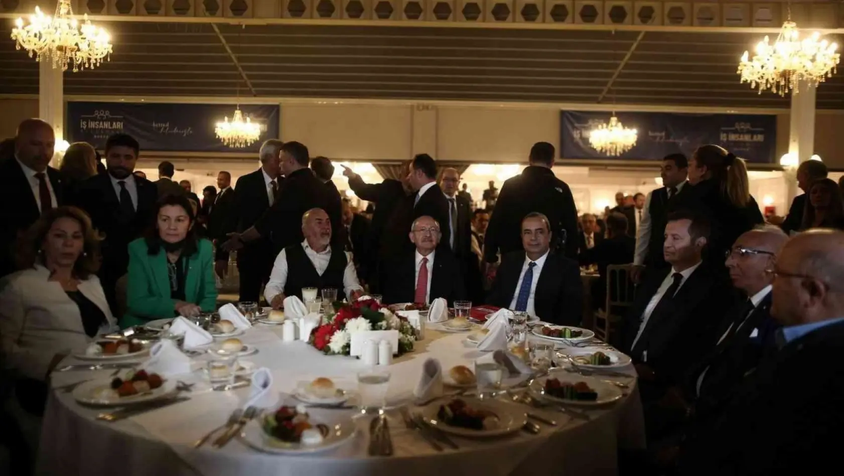 CHP Genel Başkanı Kılıçdaroğlu, Bursa'da iş insanlarıyla bir araya geldi