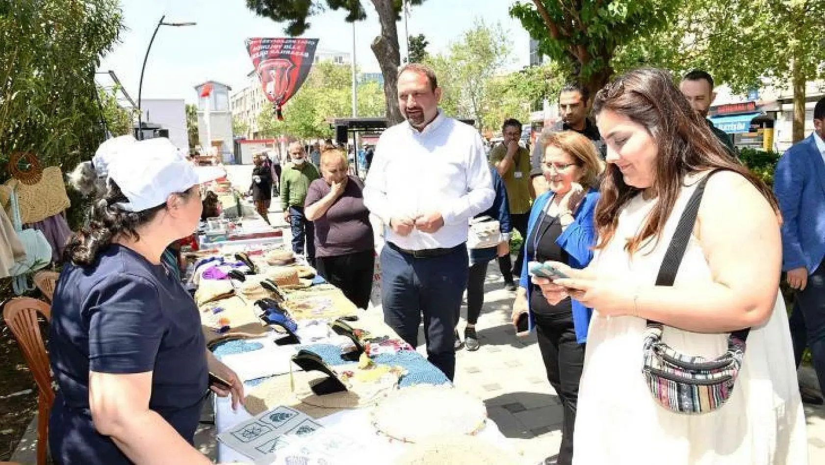 Çiğli'de Üretici Kadın Pazarı açıldı
