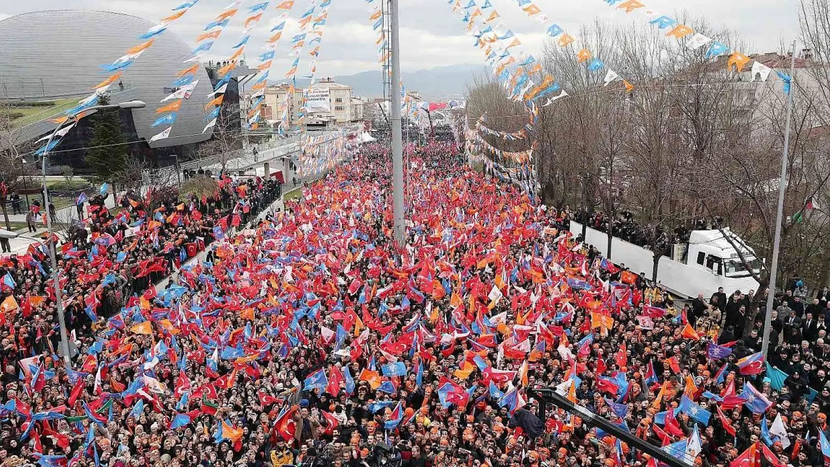 Cumhurbaşkanı Erdoğan'ın mitingi için yollara düzenleme
