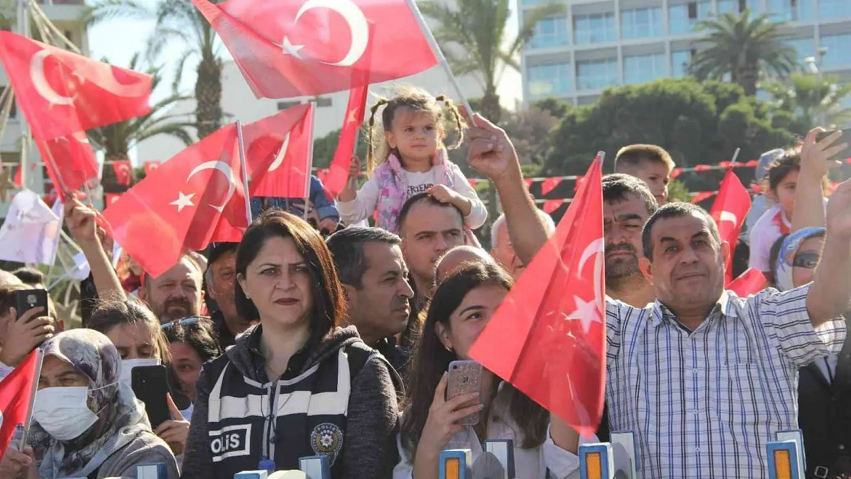 Cumhuriyet Bayramı İzmir'de coşkuyla kutlandı