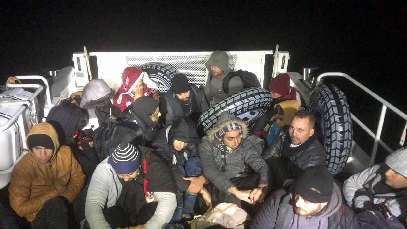 Datça'da 20 düzensiz göçmen kurtarıldı