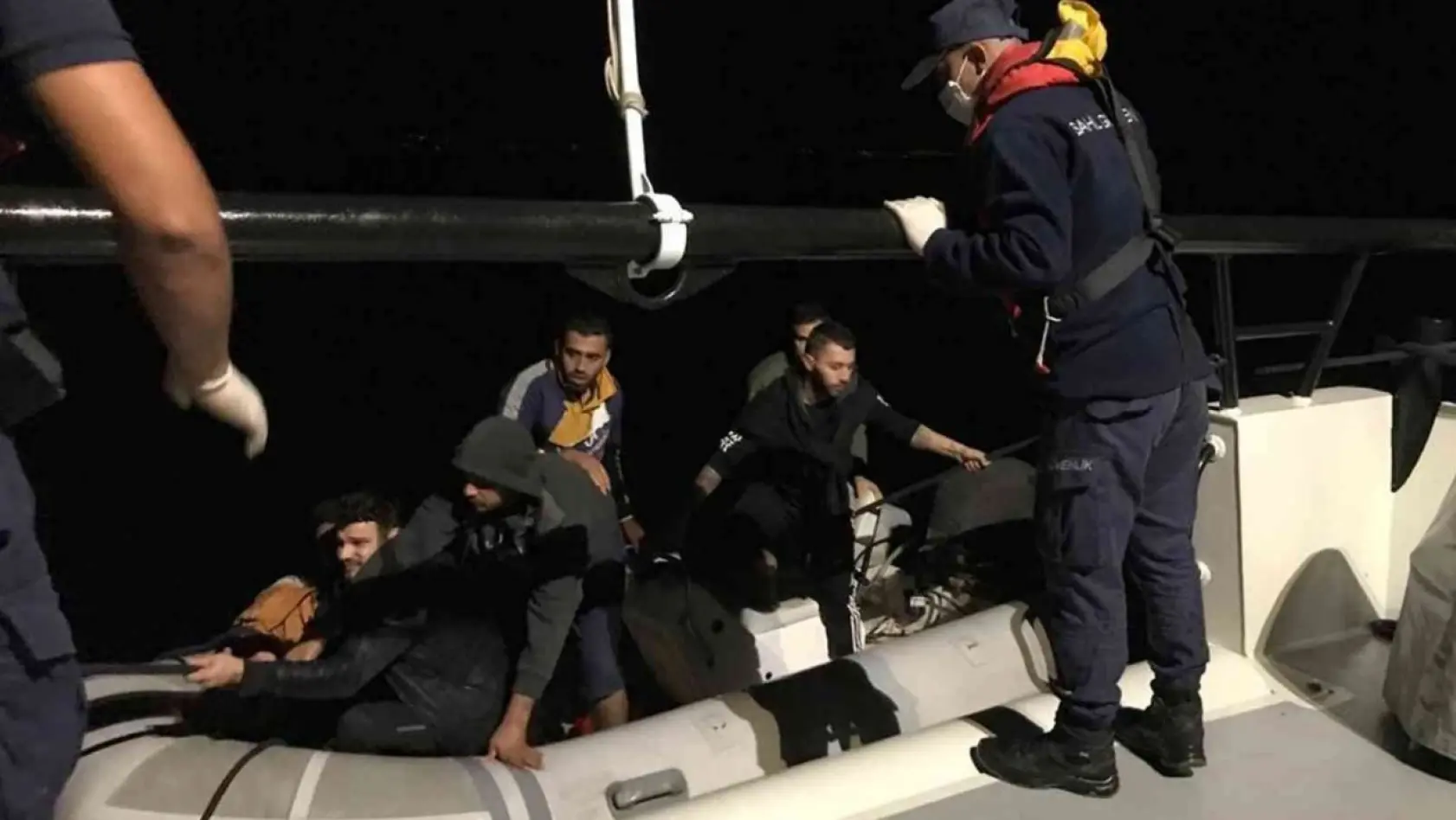 Datça'da 29 düzensiz göçmen kurtarıldı