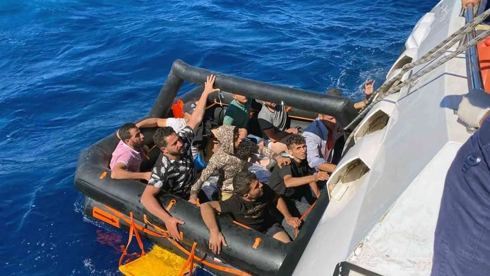 Datça'da 72 düzensiz göçmen kurtarıldı