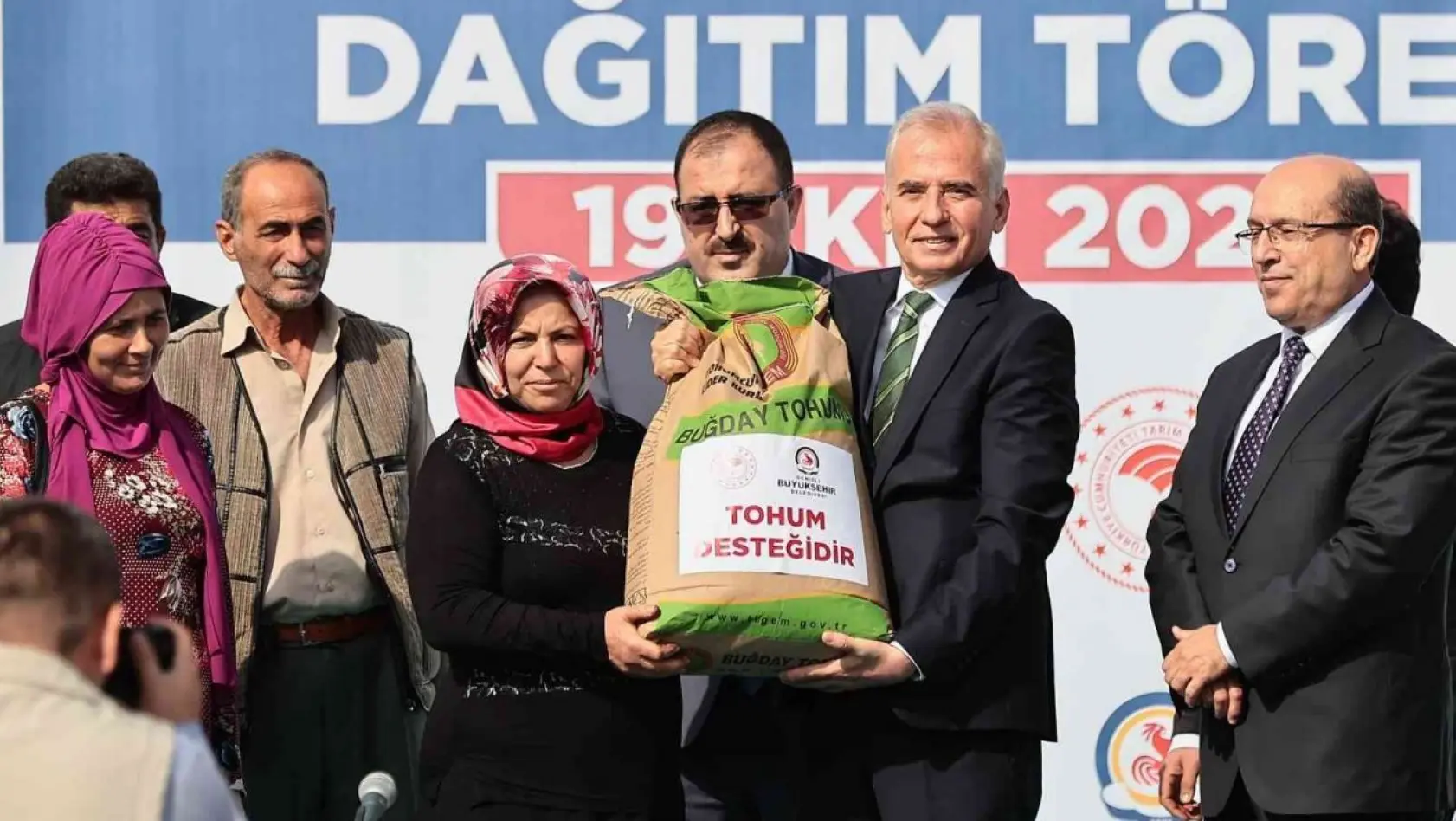 Denizli'de 4 bin 892 çiftçiye 1,5 ton sertifikalı tohum desteği