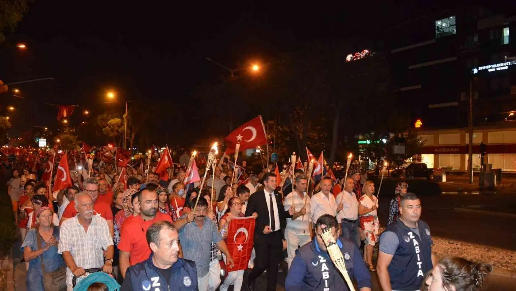 Didim Belediyesi 30 Ağustos'u yürüyüş ve etkinliklerle kutladı