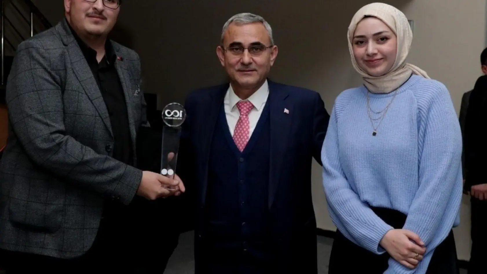 DPÜ İslami İlimler Fakültesi Fıkıh Topluluğu, 'Yılın İlim Topluluğu' ödülü aldı