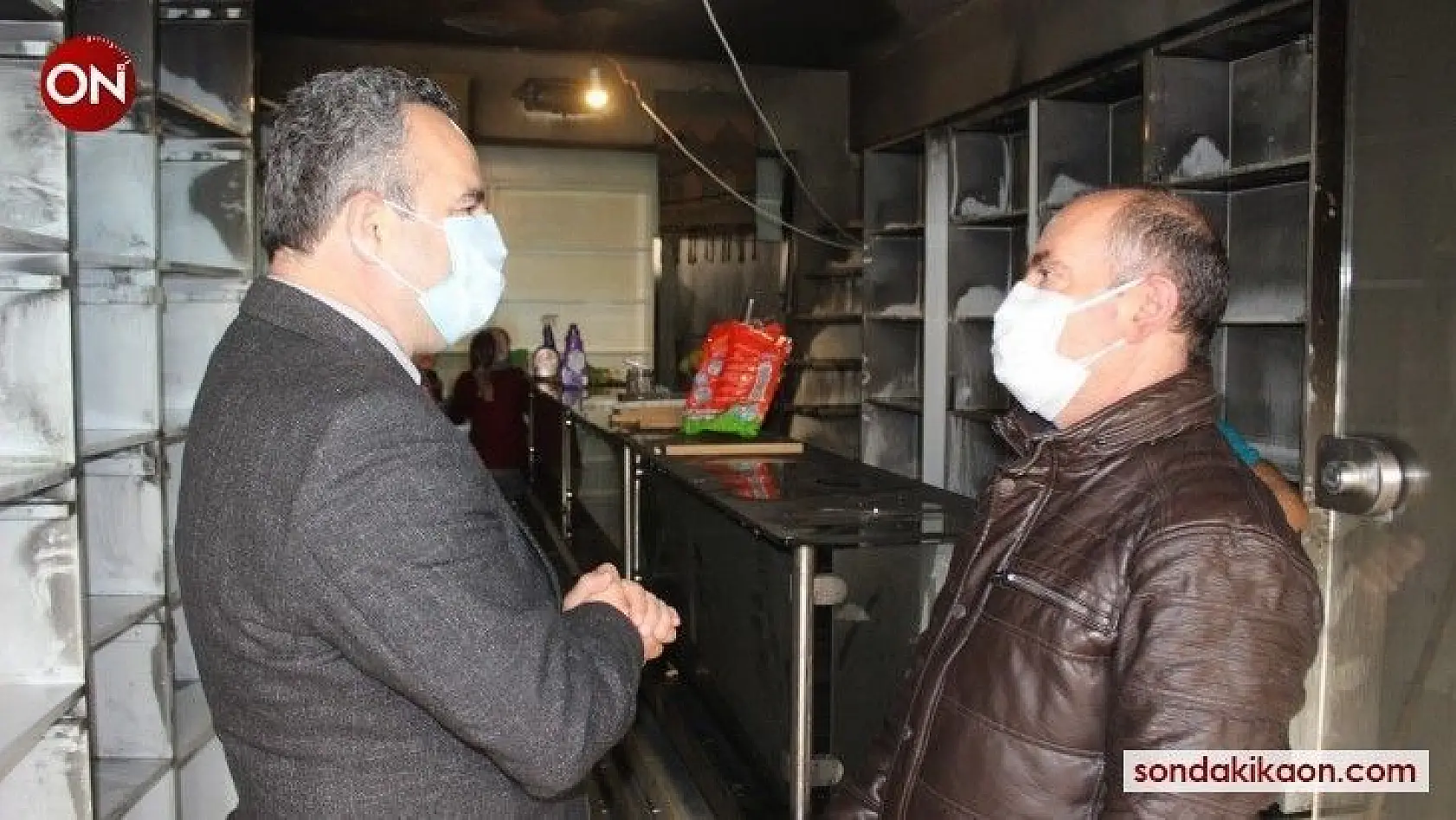 Dükkanı yanan esnafa Burhaniye Belediyesi destek oldu