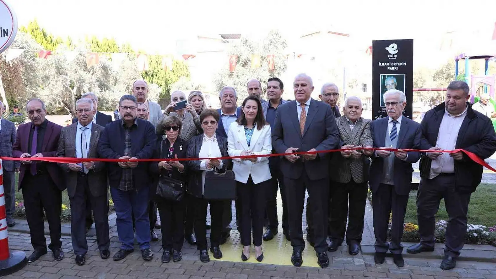 Efeler'de İlhami Ortekin Parkı açıldı