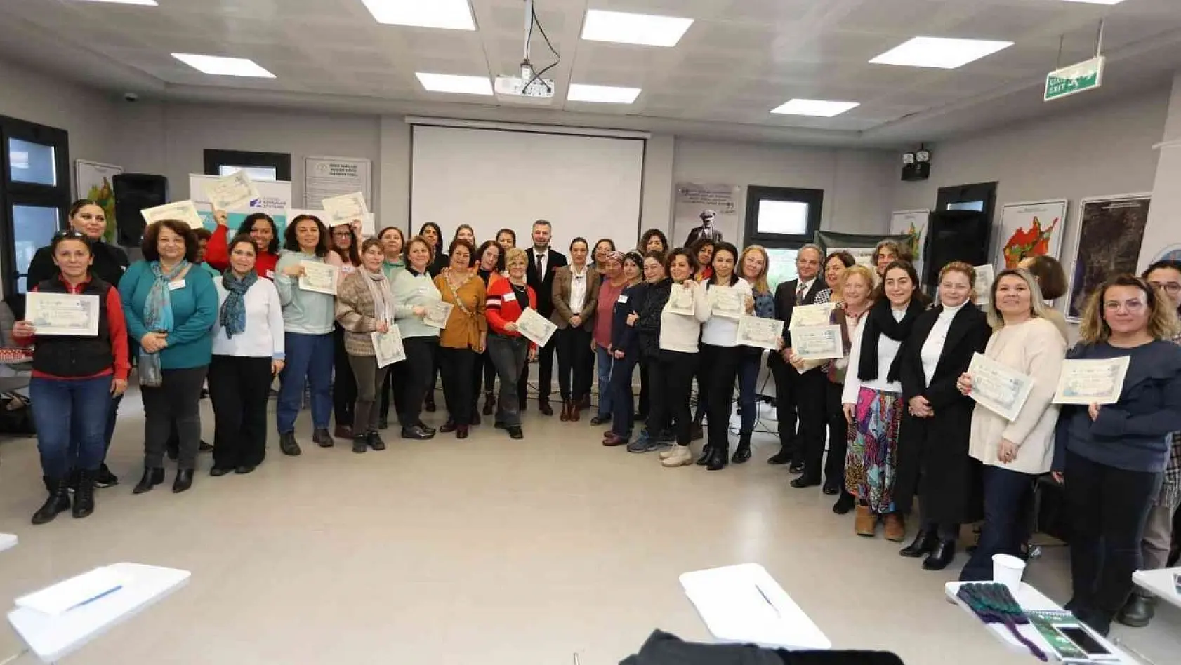 Efes Tarlası Yaşam Köyü'nde kadın girişimcilere eğitim