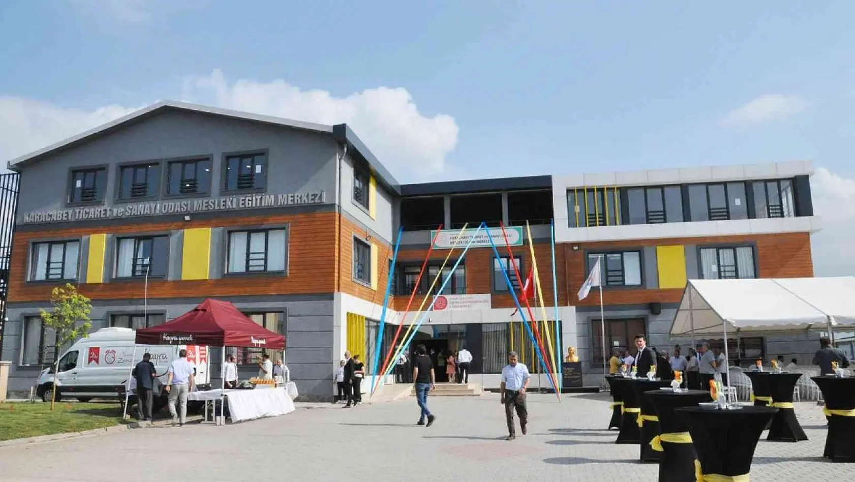 Eğitim Merkezi açılışına katılan Hisarcıklıoğlu Karacabey'de okul sözü verdi