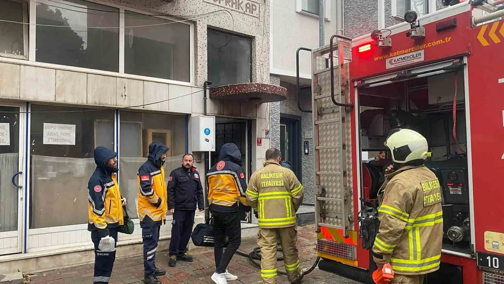 Erdek'te pompa yangını paniğe neden oldu