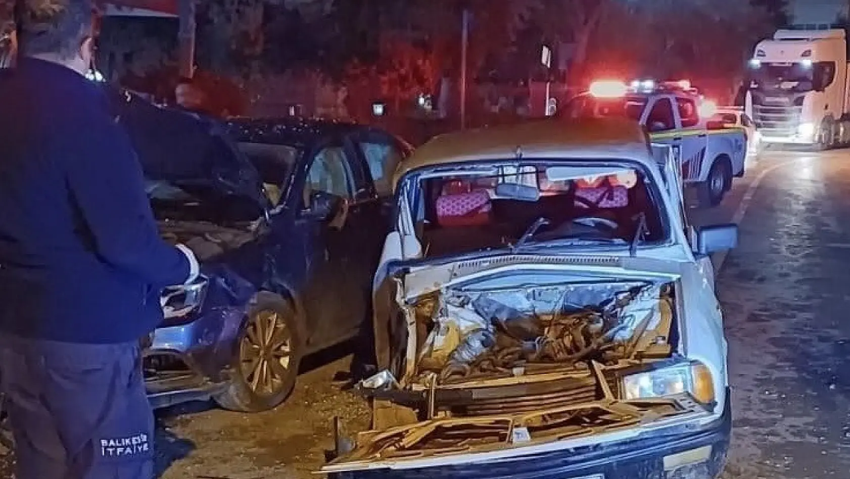 Erdek'te trafik kazası: 3 yaralı