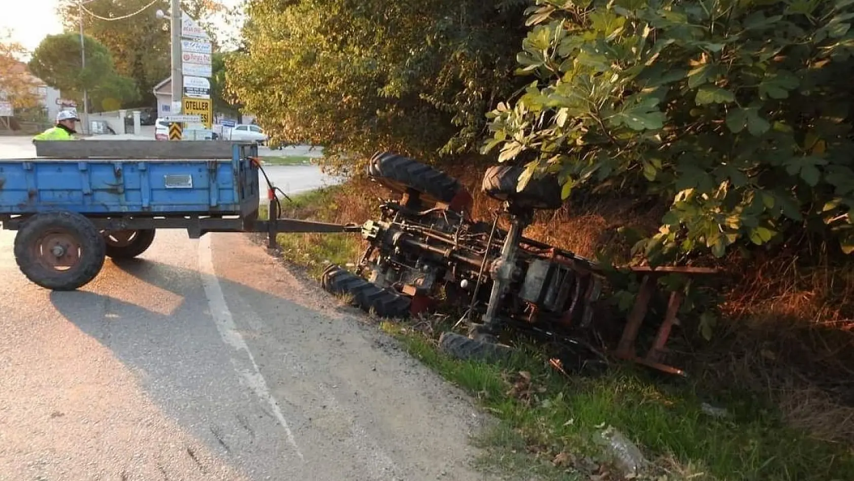 Erdek'te traktör kazası 1 kişi yaralı