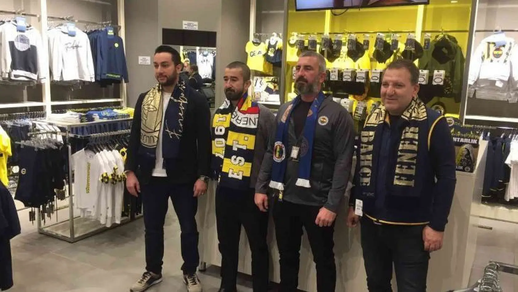 Fenerbahçeliler Derneği, Fenerium'a akın etti