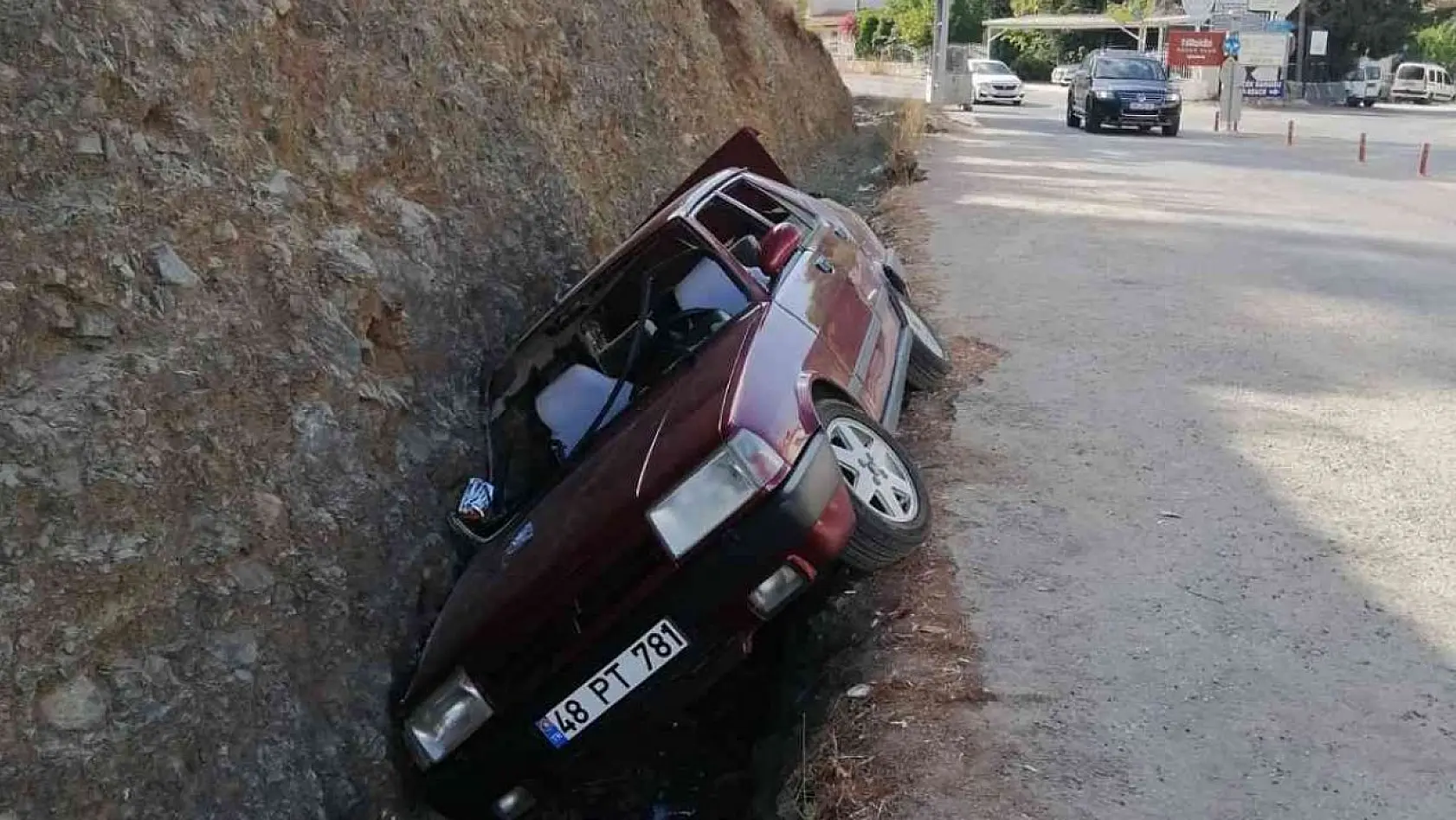 Fethiye'de drift yaparken kaza yapan aday sürücüye 9 bin 556 lira para cezası