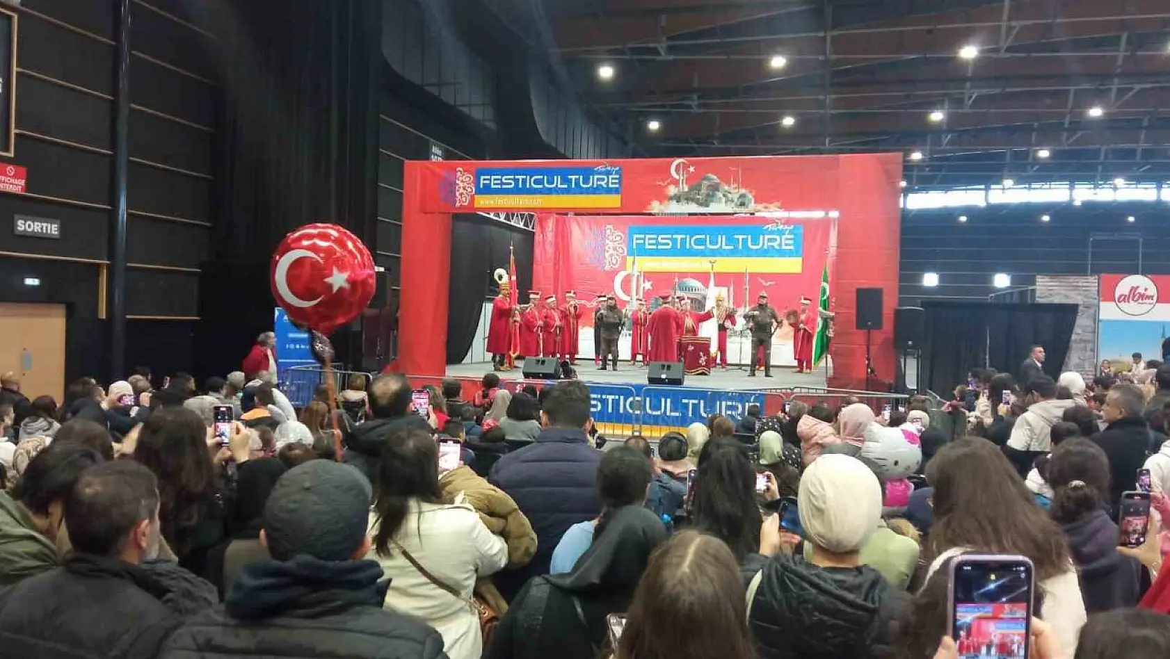 Fransa'da düzenlenen Türk Kültür Festivali'ne Bursa Mehter Takımı damga vurdu