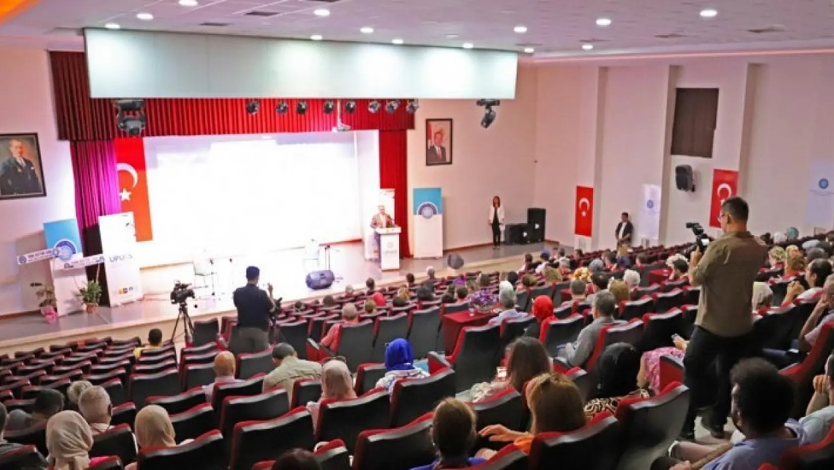 Gediz Atatürk Ortaokulu, Necmettin Erbakan Üniversitesinin düzenlediği sempozyuma katıldı