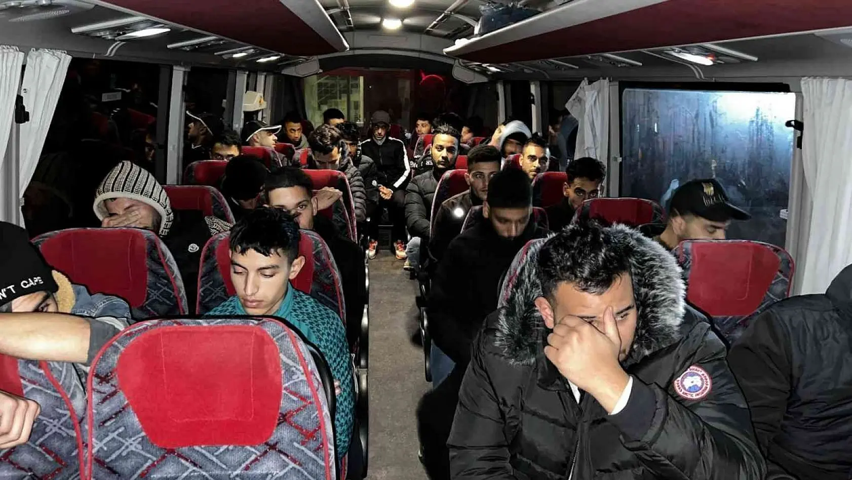 Gelibolu'da 35 kaçak göçmen yakalandı