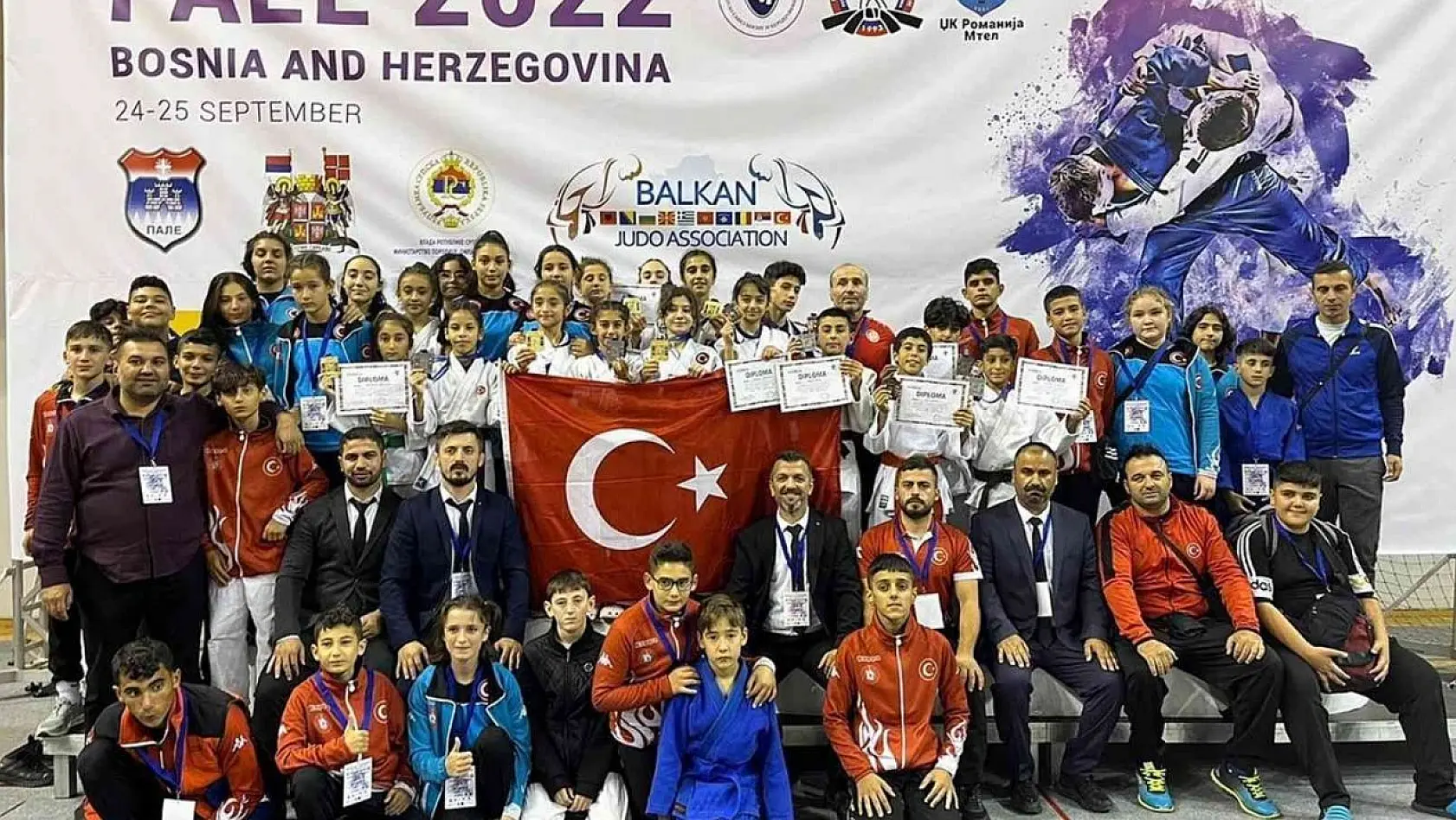 Gemlikli judocular Bosna'dan madalya ile döndü