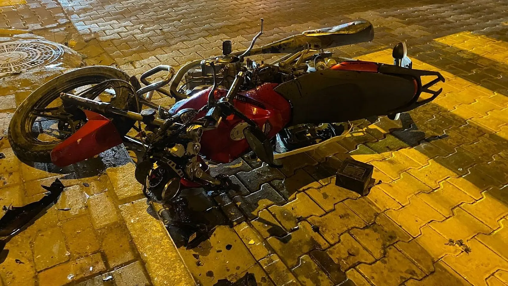 Gönen'de motosiklet ile otomobil çarpıştı: 1 yaralı