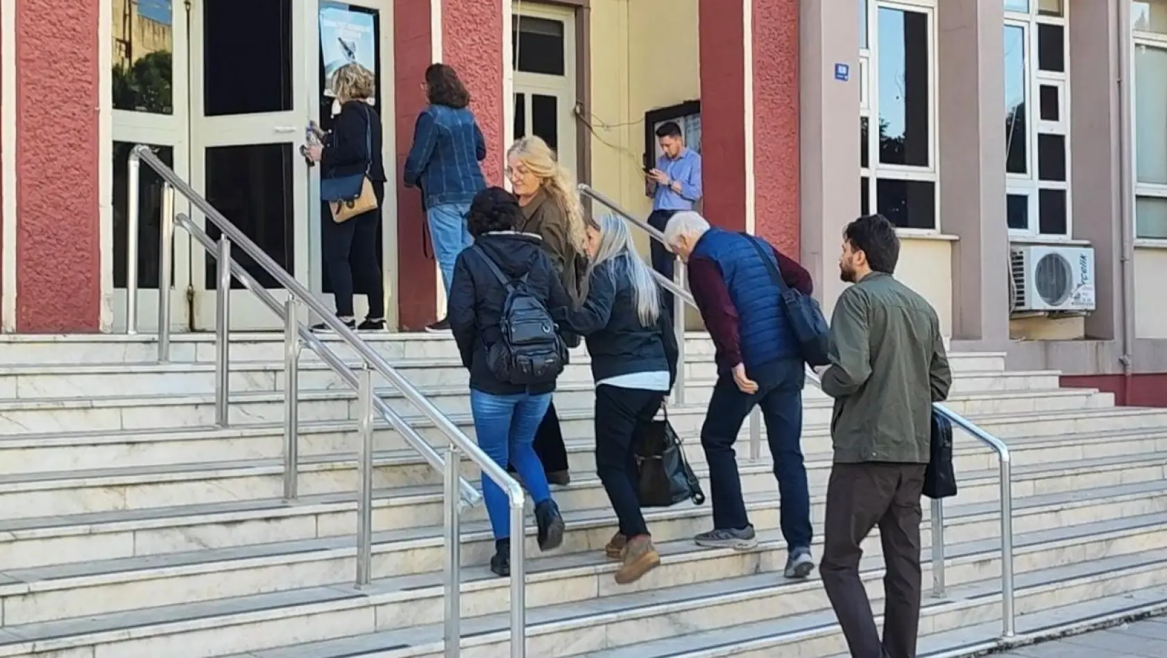 HDP'li kadınların tehditlerine Aydın Gazeteciler Cemiyeti'nden tepki