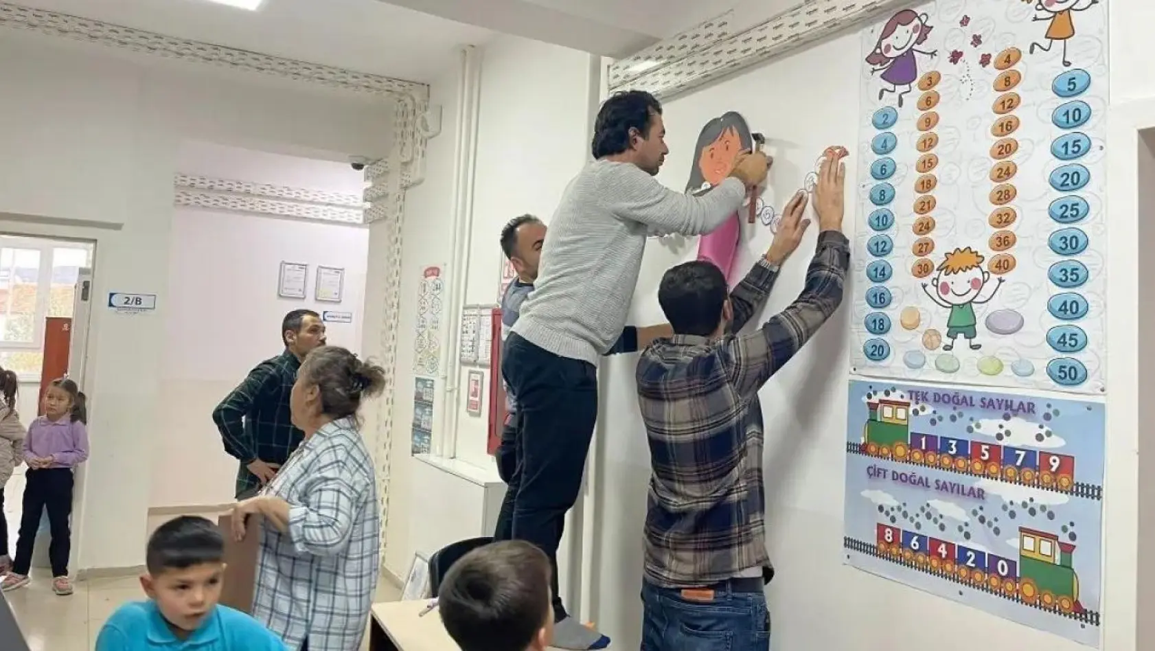 Hisarcık Atatürk İlkokulu koridorları matematikle hayat buluyor
