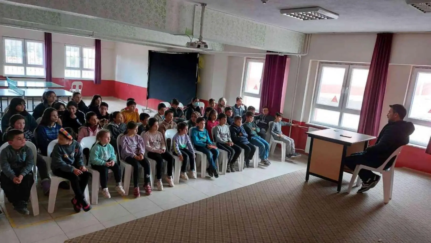 Hisarcık Karbasan Ortaokulu'nda meslek tanıtımı