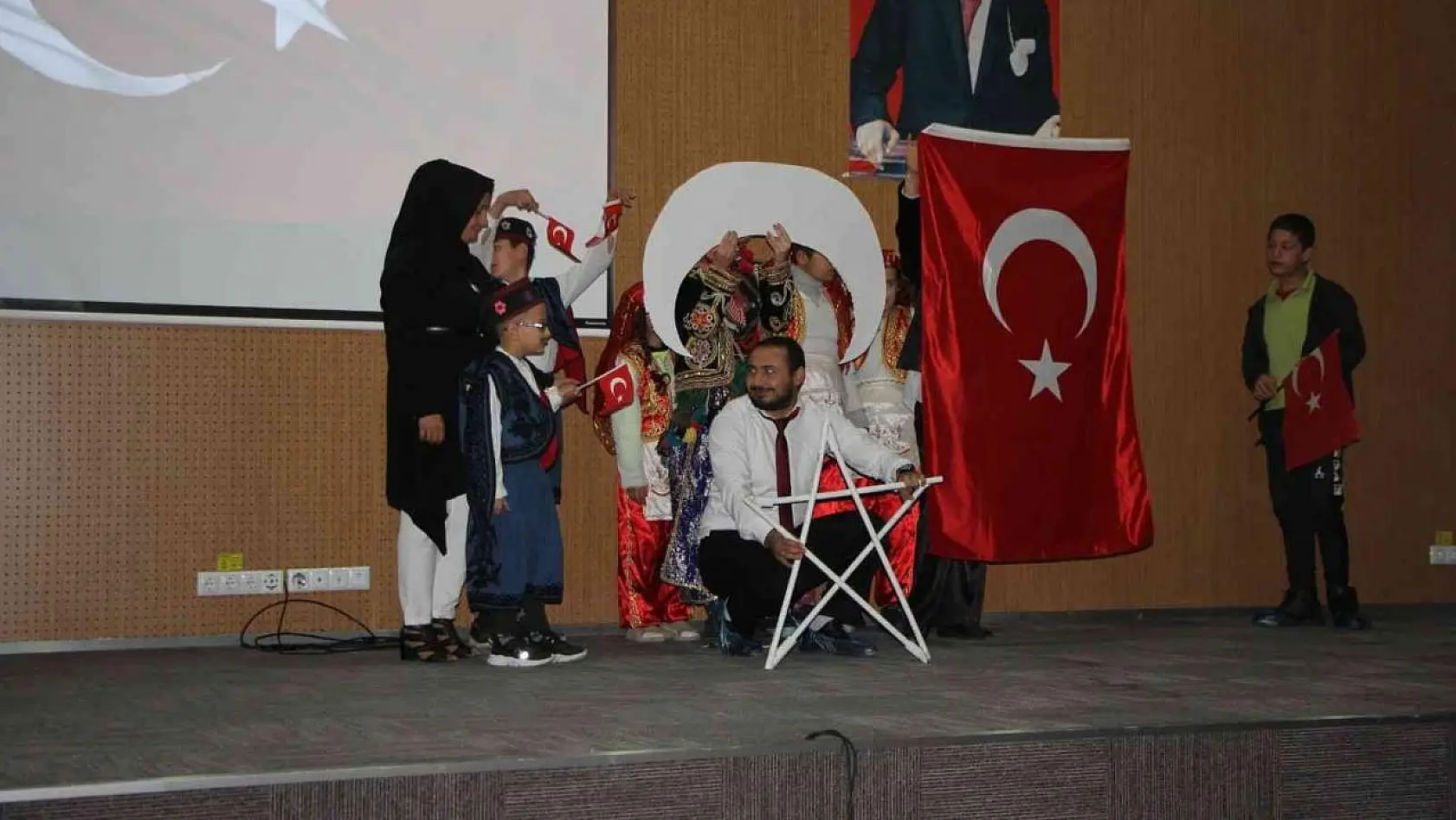 Hisarcık'ta engelli öğrencilerin gösterileri büyük beğeni topladı