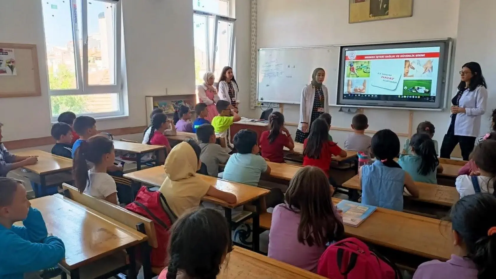 Hisarcık'ta ilk ve ortaokul öğrencilerine ilk yardım eğitimi