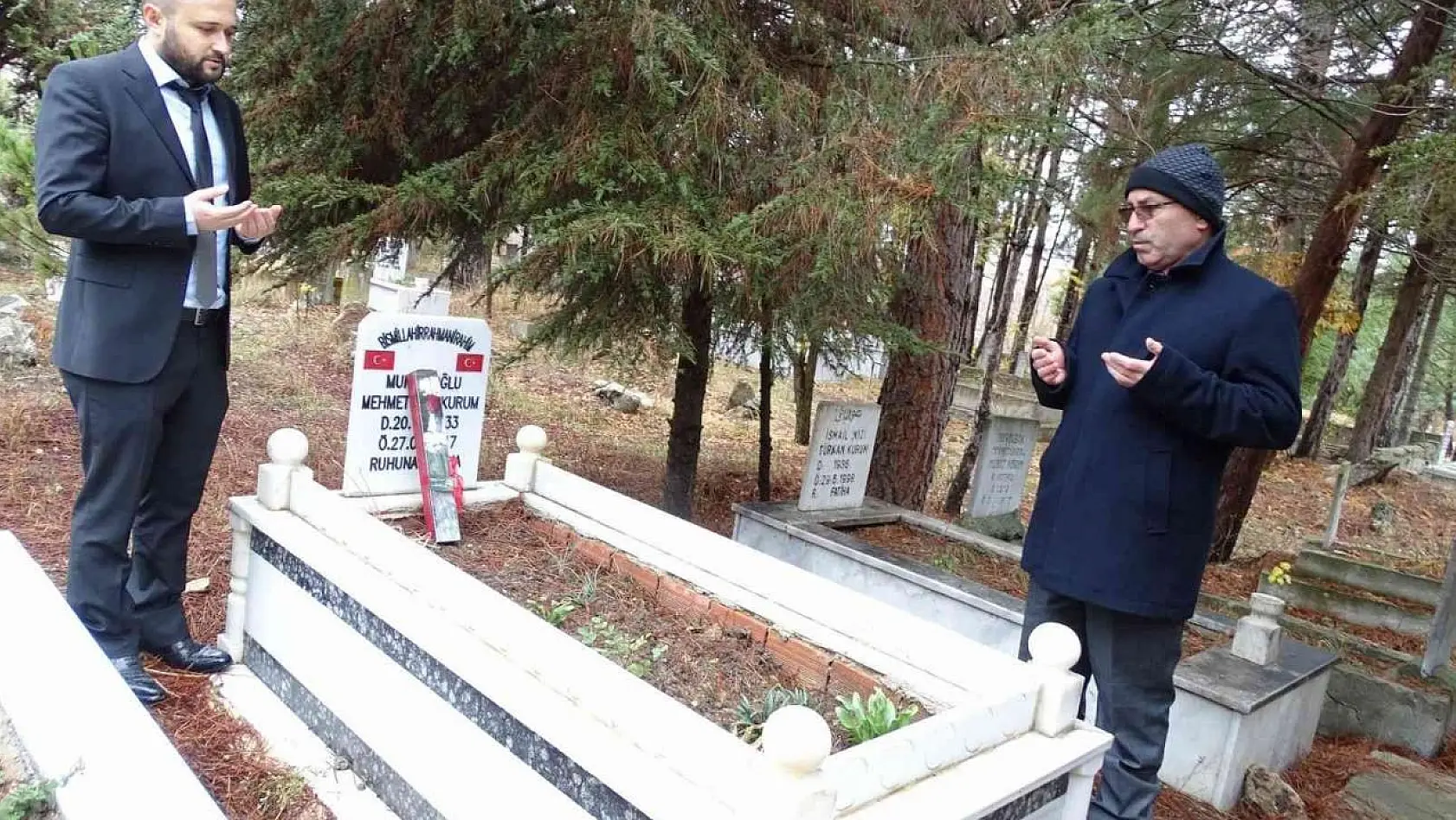 Hisarcık'ta öğretmenler vefat eden öğretmenleri unutmadı